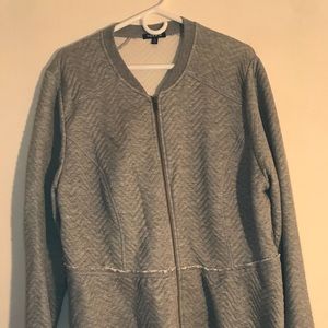 FALL 🍁🍂NWOT Torrid Grey Peplum Sweater Zipup